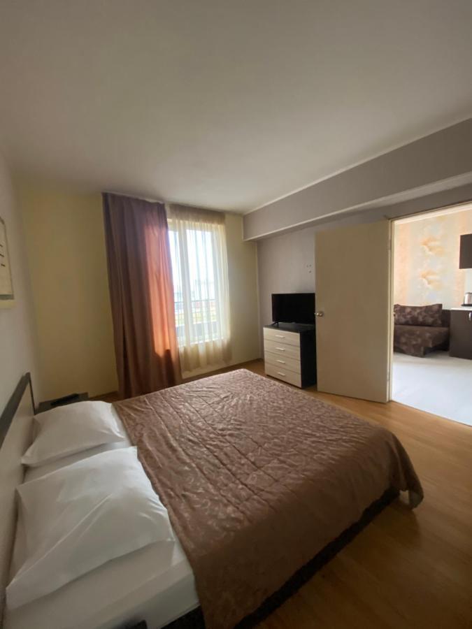 Danita Apartments & Diva Restaurant Bbq&Pool Bar Варна Экстерьер фото