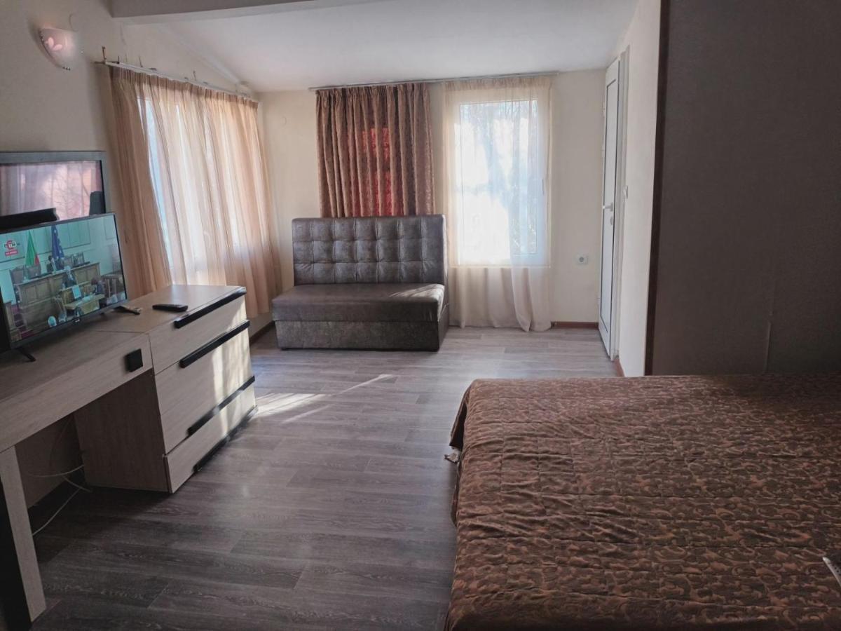 Danita Apartments & Diva Restaurant Bbq&Pool Bar Варна Экстерьер фото