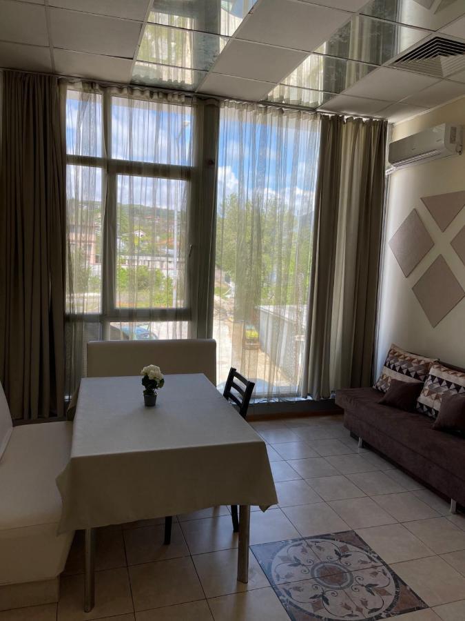 Danita Apartments & Diva Restaurant Bbq&Pool Bar Варна Экстерьер фото